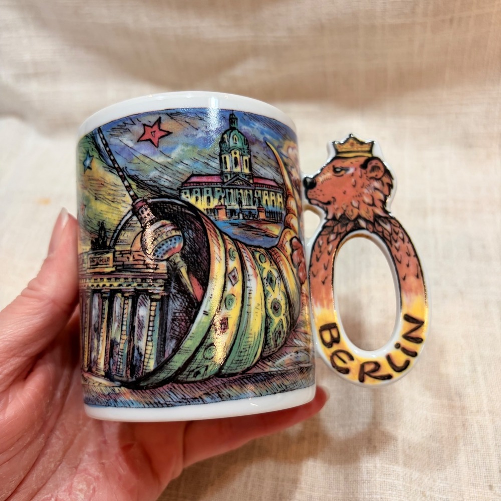 Kahla Germany Berlin City Landmarks Porcelain Mug Sculpted‎ Crowned Bear Handle - Picture 3 of 5